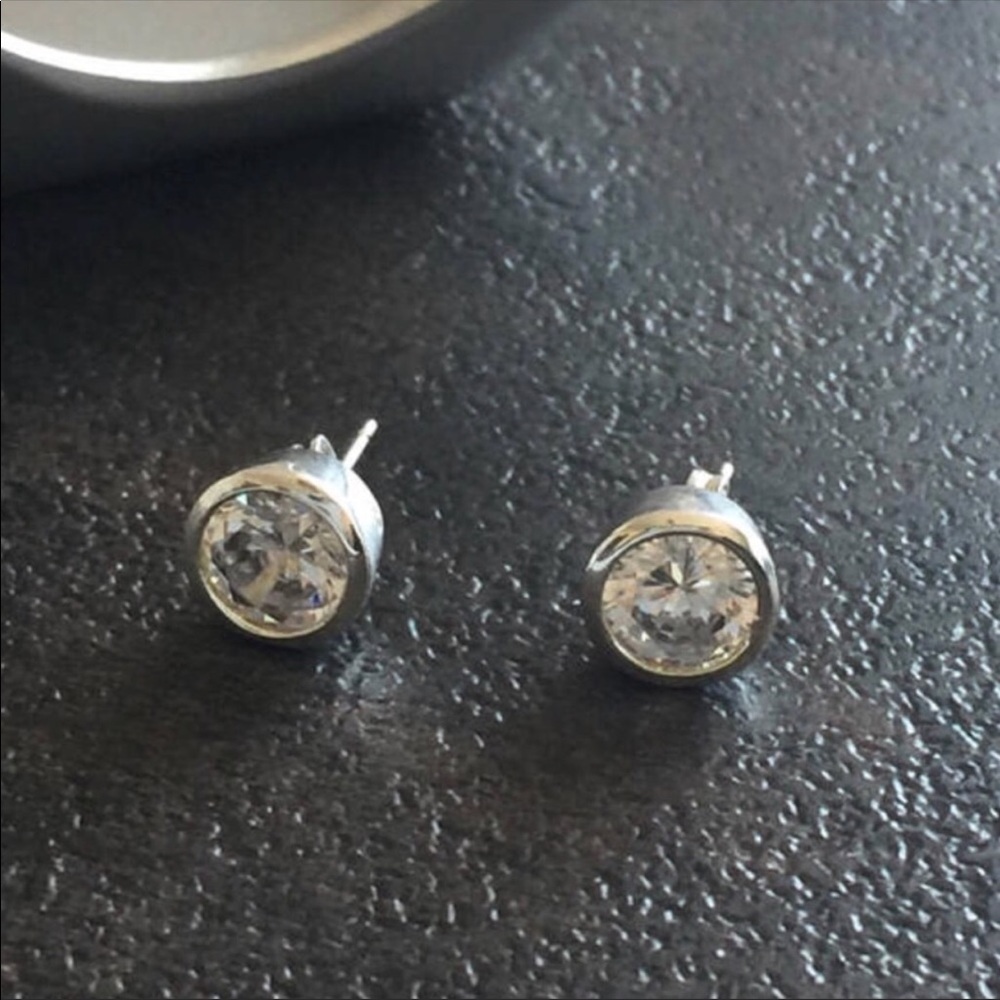 ✨Bezel Set Stud / 925 Sterling Silver Earrings✨ - Picture 4 of 6
